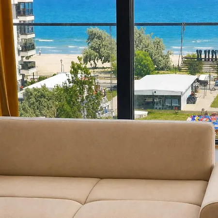 Italy Luxury Front Of The Sea