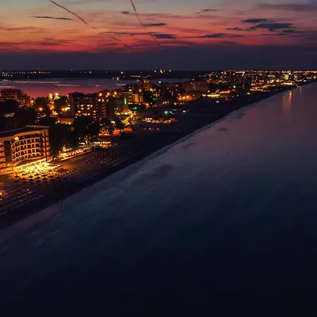 Italy Luxury Front Of The Sea 3*